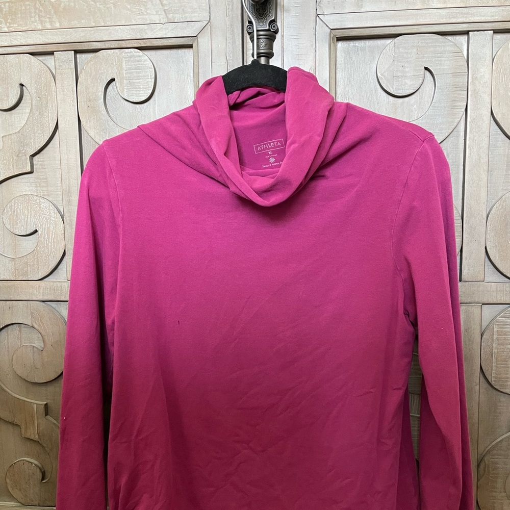 Athleta top!